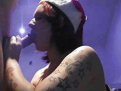 LibertyPorno presents: Tia's christmas webcam show